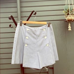Seersucker shorts- Metropolitan New York - size 8